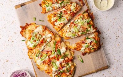Spicy Buffalo Chicken Flatbread Pizzas with Ranch
